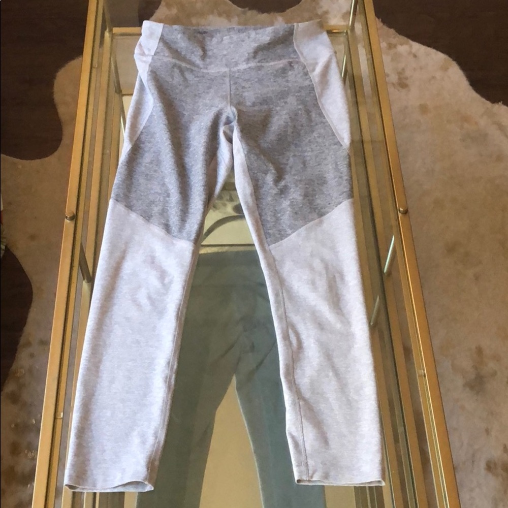 Outdoor Voices 3/4 Two-Toned Leggings